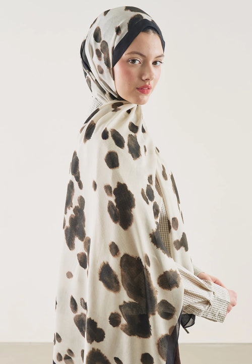 FRESH SCARFS | Cow Print Patterned Scarf