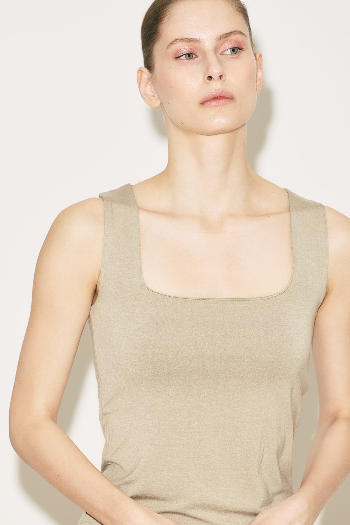 MANUKA | Easy Sleeveless Square-Neck Blouse