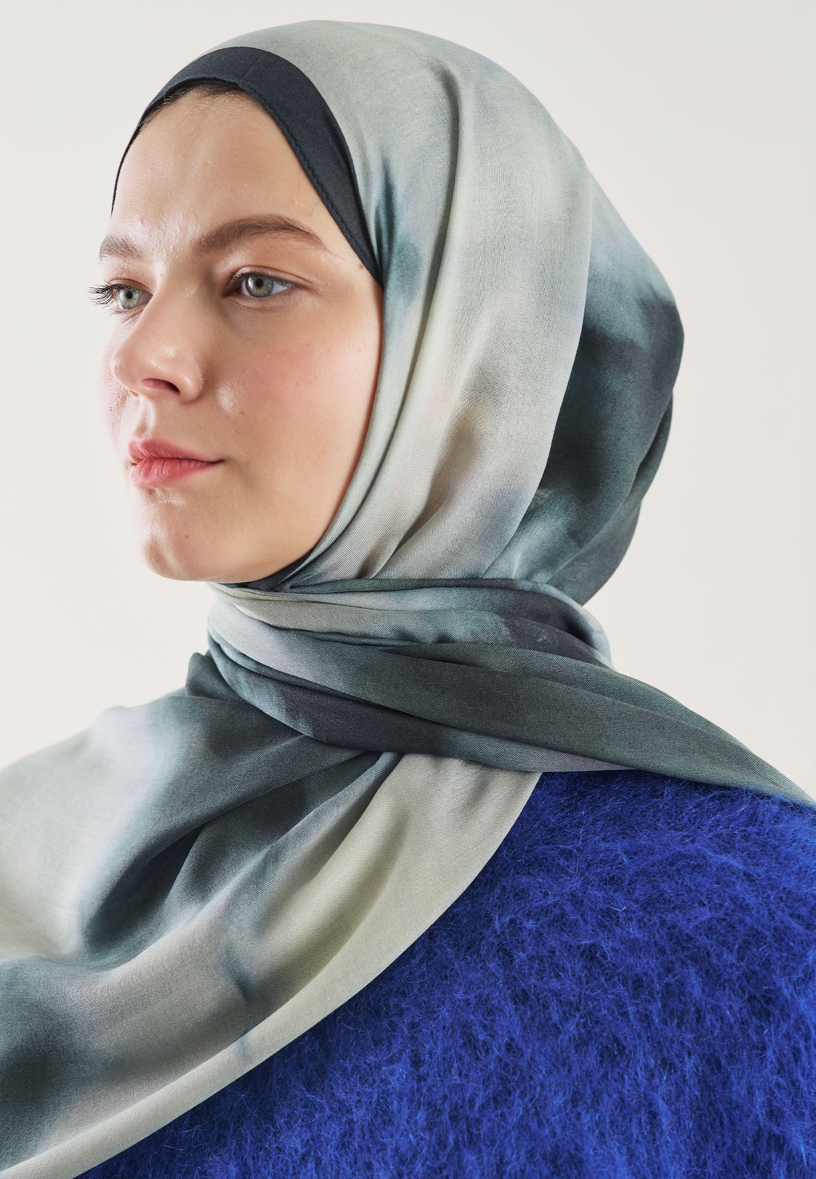 FRESH SCARFS | Floral Batik Patterned Scarf