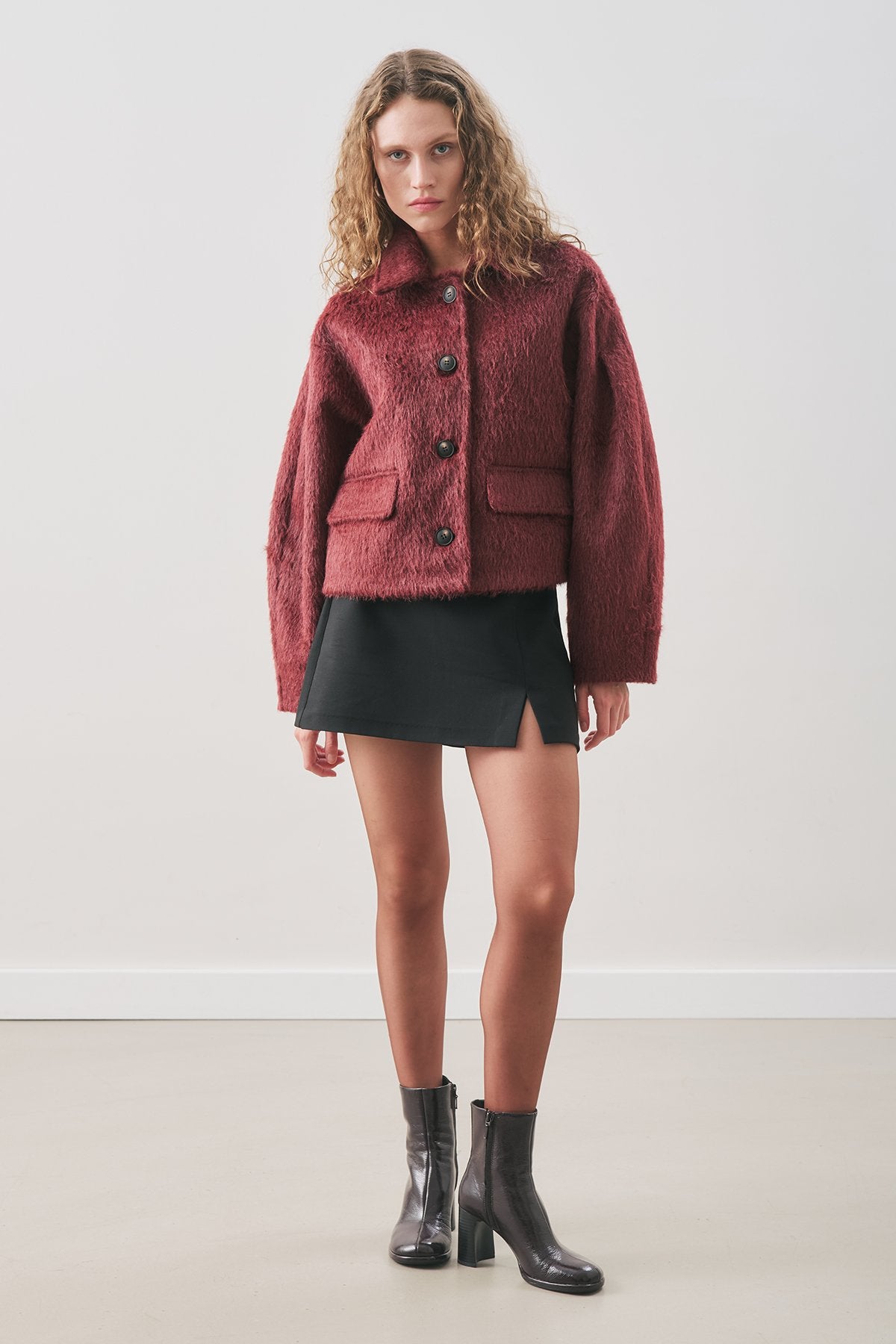 MANUKA | Belt-Detail Mini Skirt