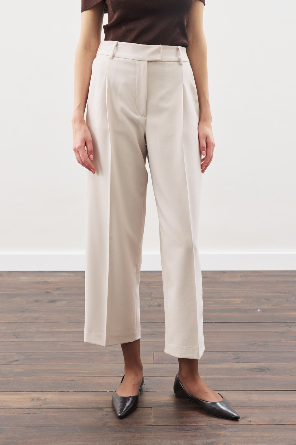 MANUKA | Pleat-Detail Straight-Leg Trousers