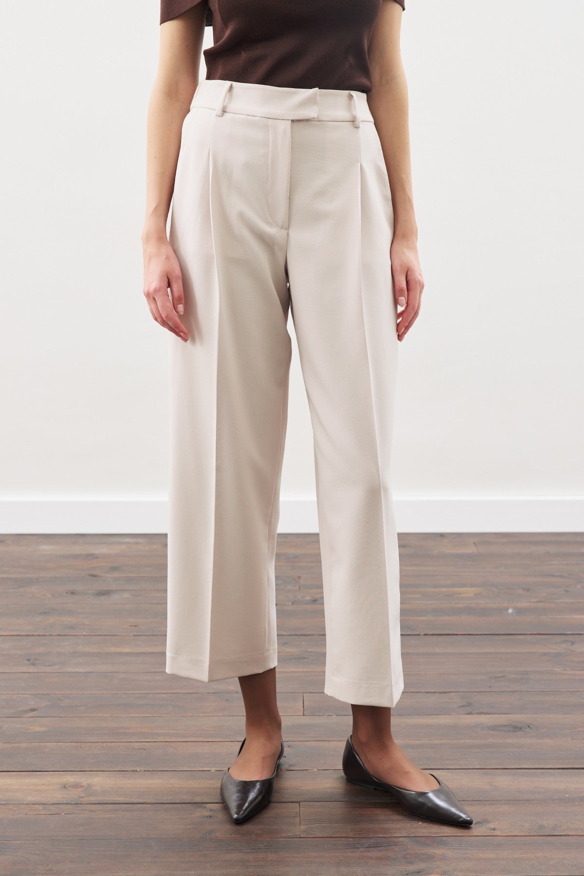 MANUKA | Pleat-Detail Straight-Leg Trousers