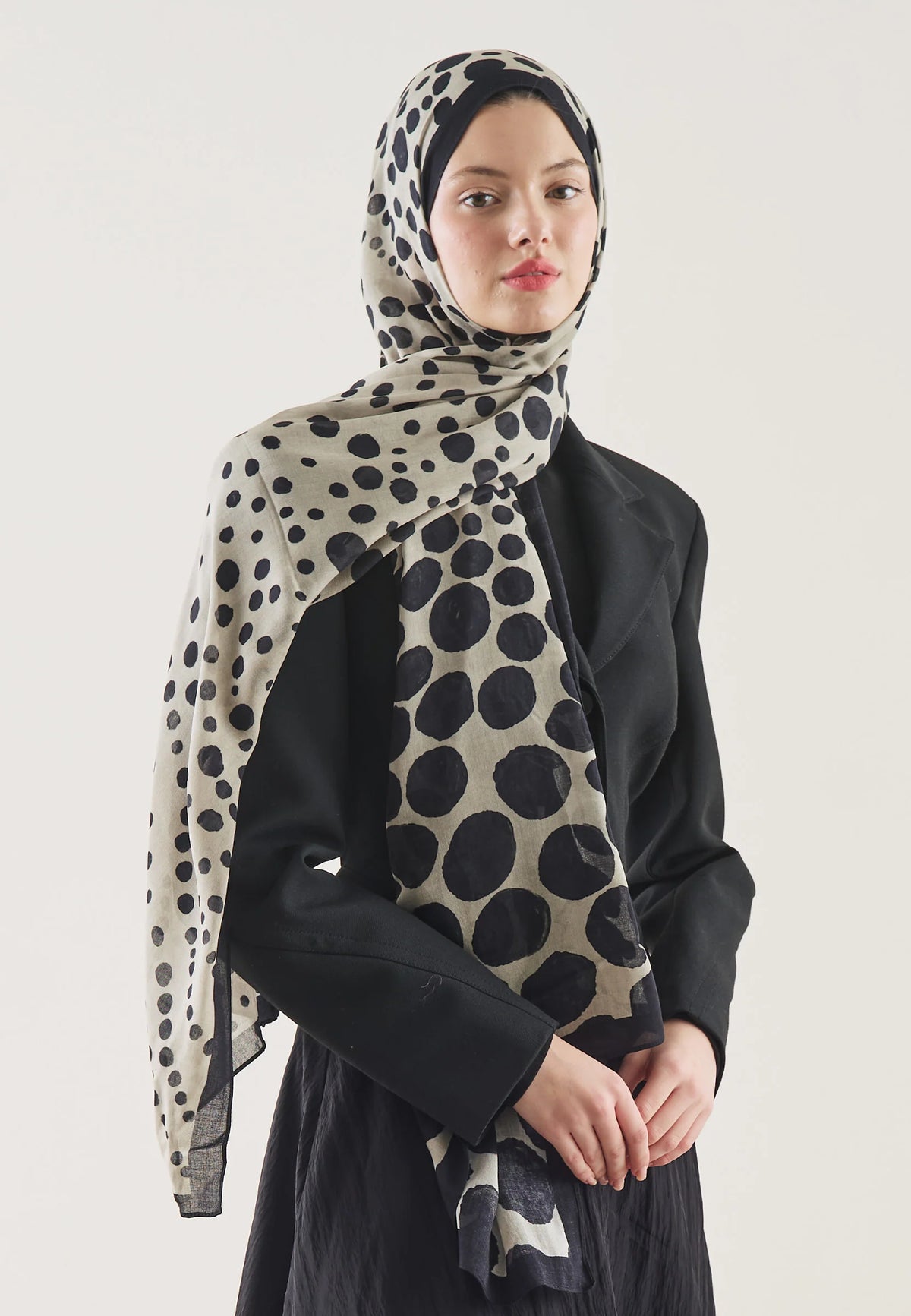 FRESH SCARFS | Polka Dots Patterned Scarf