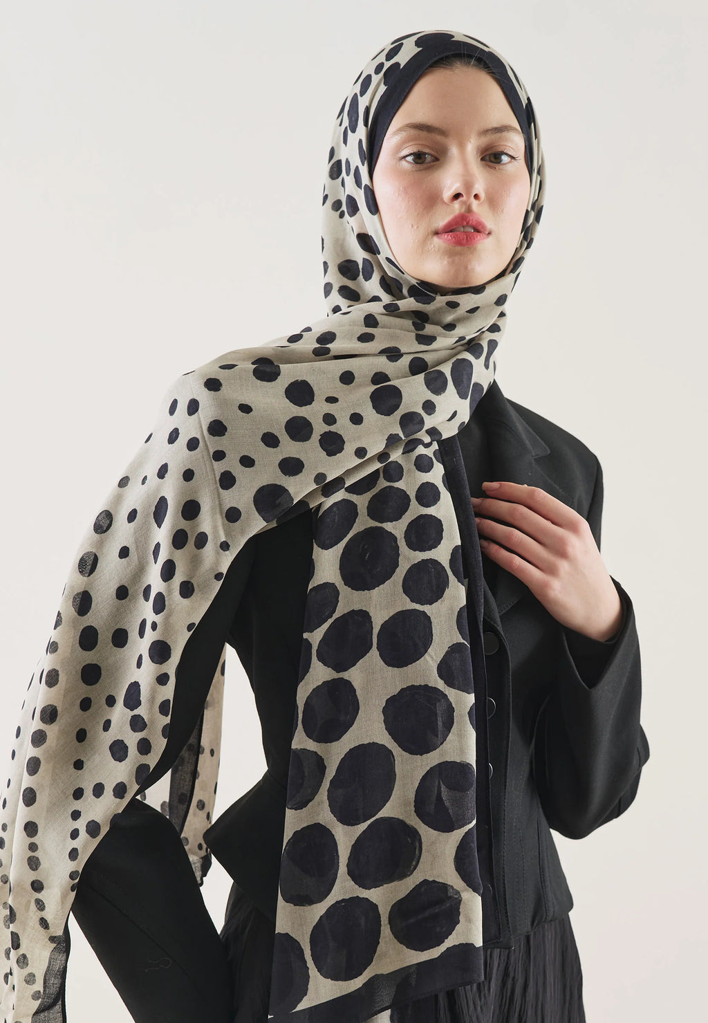 FRESH SCARFS | Polka Dots Patterned Scarf