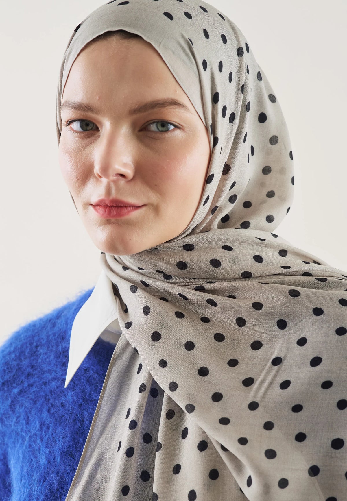 FRESH SCARFS | Small Polka Dots Patterned Scarf