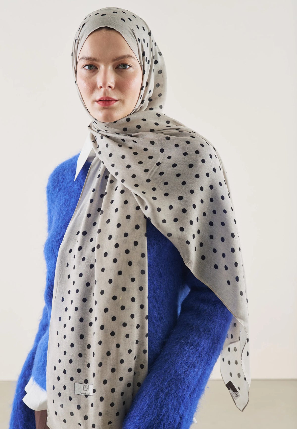 FRESH SCARFS | Small Polka Dots Patterned Scarf